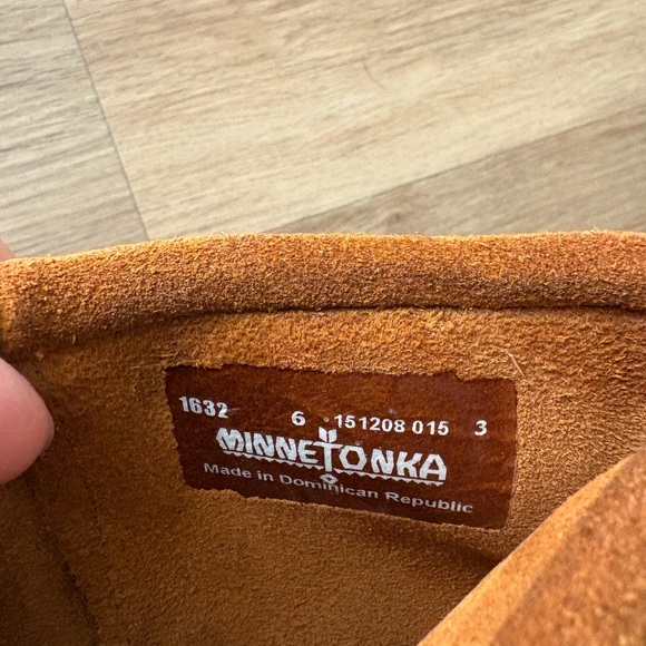 Minnetonka fringe boots - Picture 5 of 5